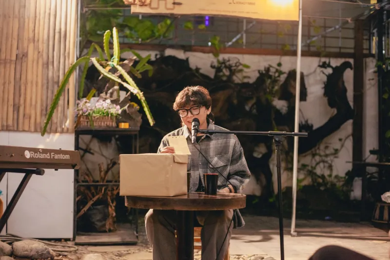 A Palavra que Não Cabe no Papel: Saraus e Slam Poetry Que Estão Tomando as Ruas do Brasil
