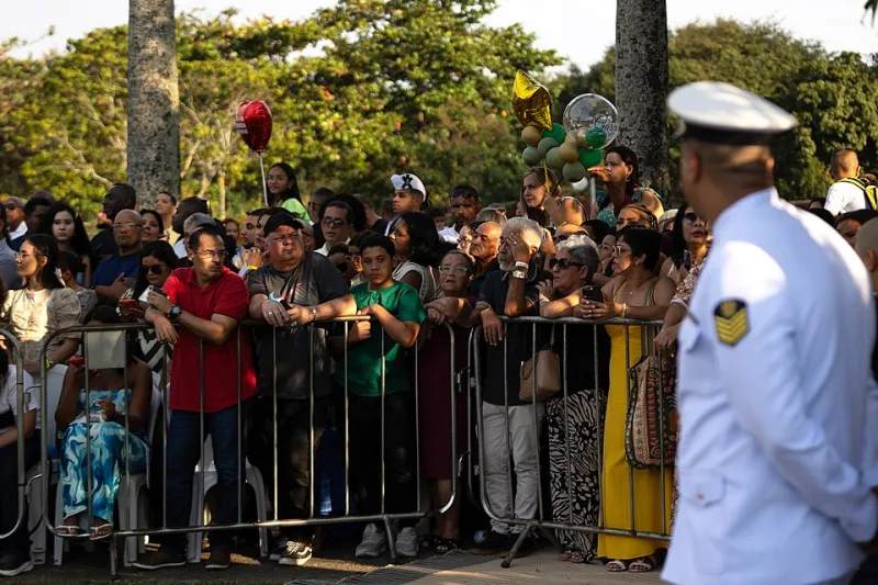 Trama, Confete e Coração: Por Que a Novela Ainda Segura o Brasil na Frente da TV (e do Celular)